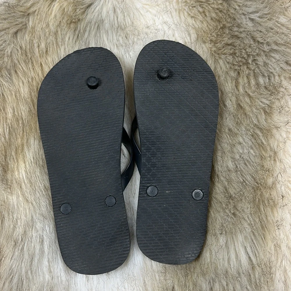 Iowa Hawkeyes Men’s Flip Flop Sandals Black Gold Size 11